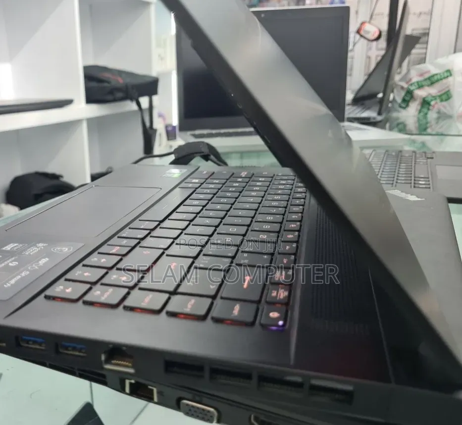 New Laptop MSI Pulse GL66 16GB Intel Core i7 SSD 512GB