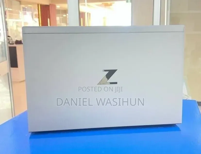 New Laptop HP ZBook Studio G8 16GB Intel Core i7 SSD 512GB