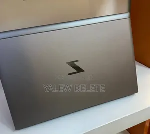 New Laptop HP ZBook Firefly G8 16GB Intel Core i7 SSD 512GB