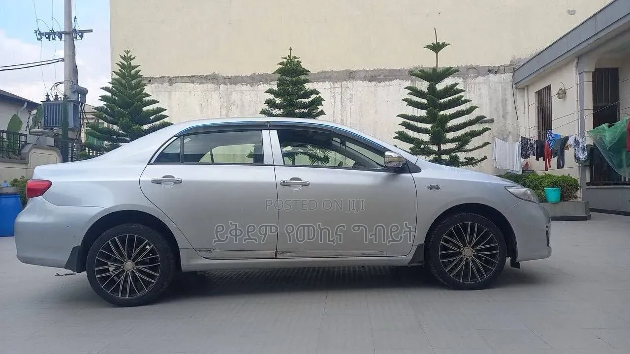 Toyota Corolla 2013 Silver