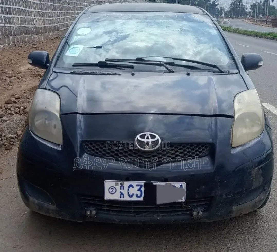 Toyota Yaris 2010 Black