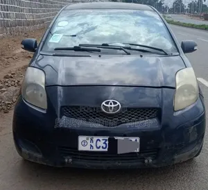 Toyota Yaris 2010 Black