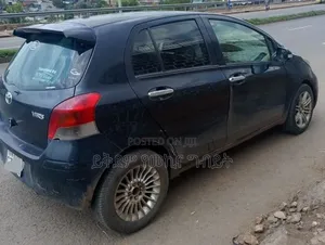 Toyota Yaris 2010 Black