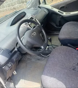 Toyota Yaris 2010 Black