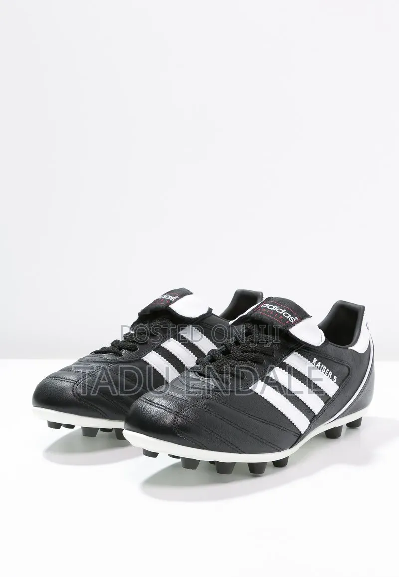 Kaiser Liga Footbal Boots