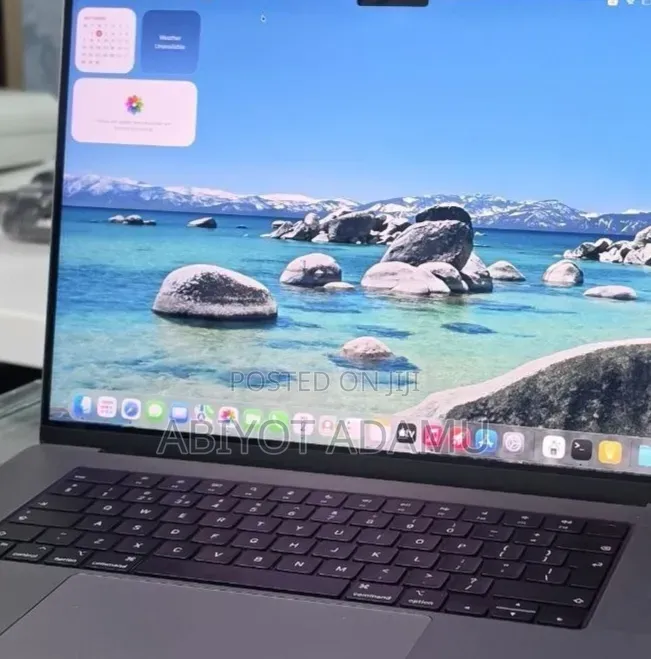 New Laptop Apple MacBook Pro 2021 M1 16GB Apple M1 Pro SSD 32GB