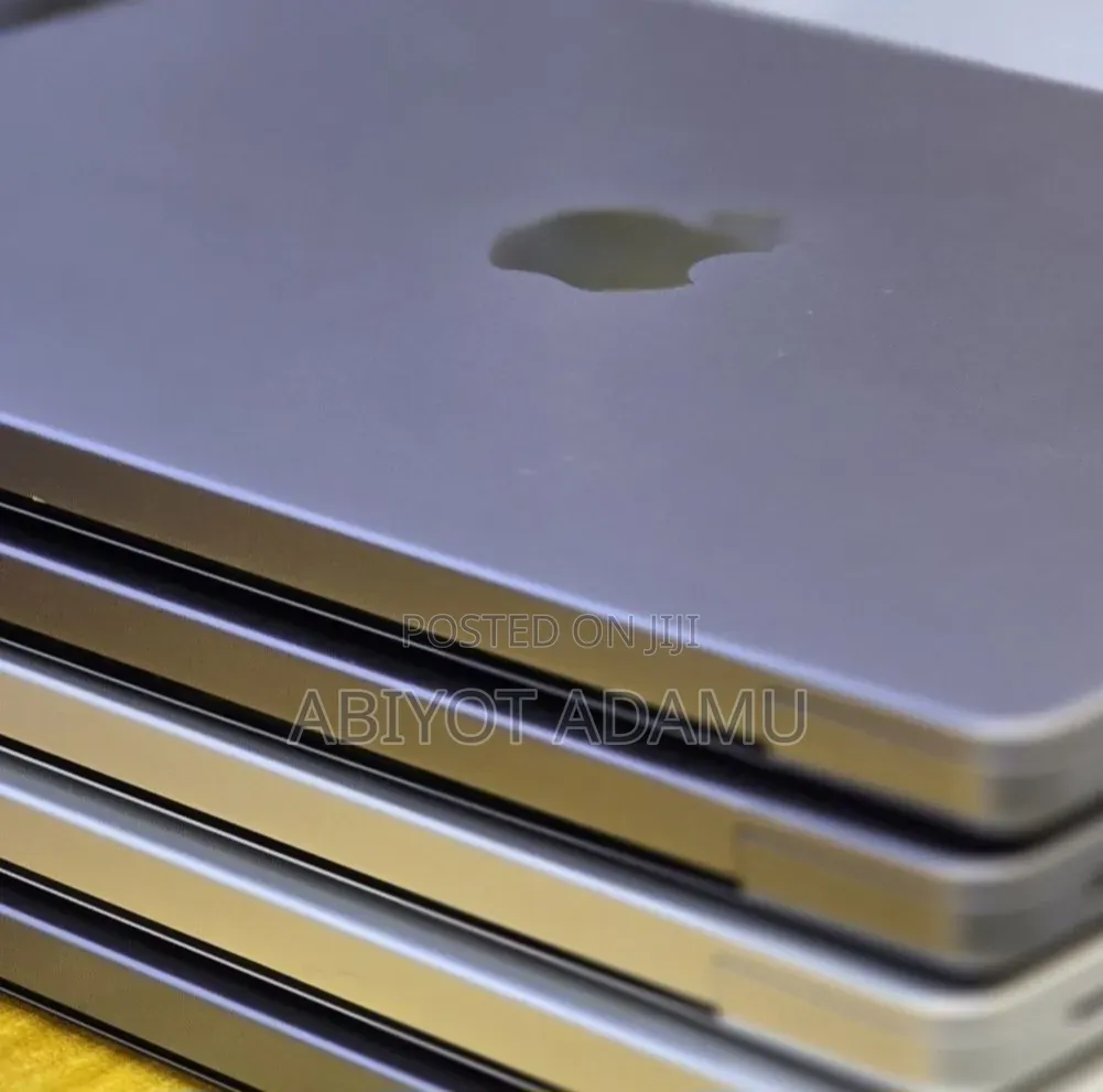 New Laptop Apple MacBook Pro 2021 M1 16GB Apple M1 Pro SSD 32GB