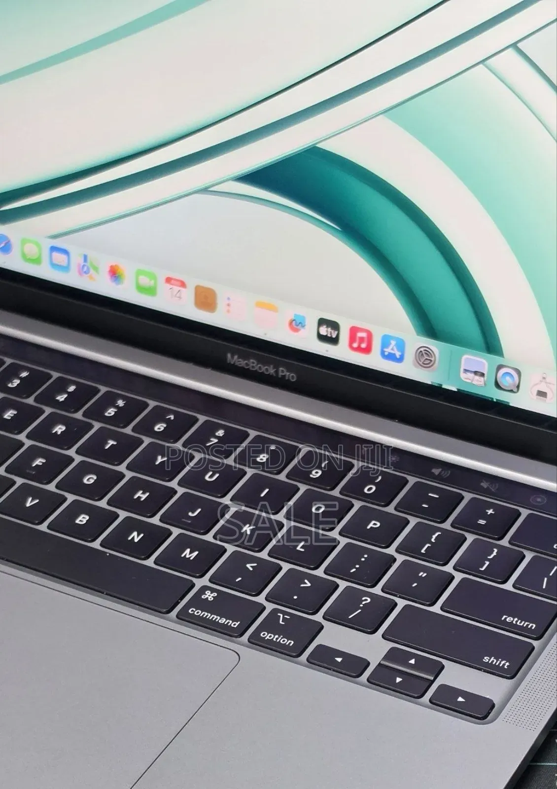 New Laptop Apple MacBook Pro 2022 M2 8GB Apple M2 SSD 256GB