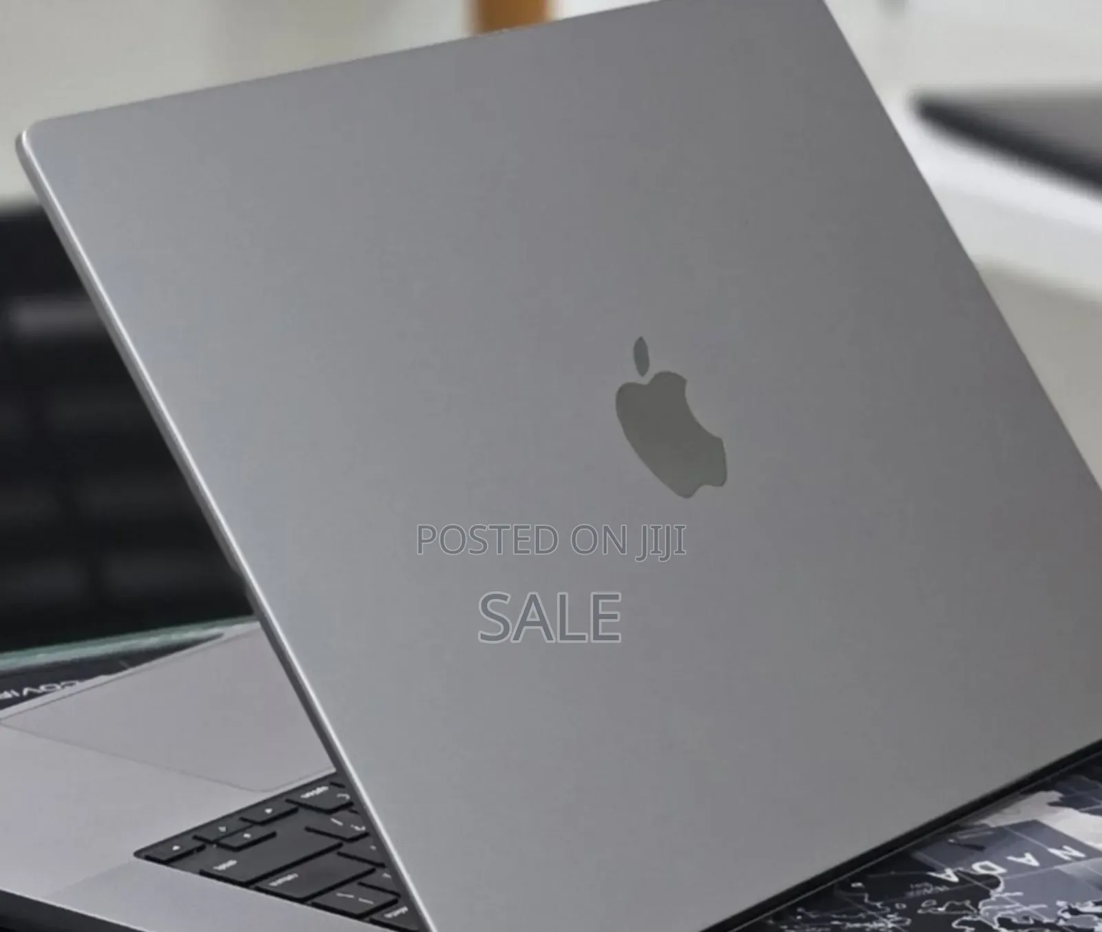 New Laptop Apple MacBook Pro 2022 M2 16GB Apple M2 SSD 512GB
