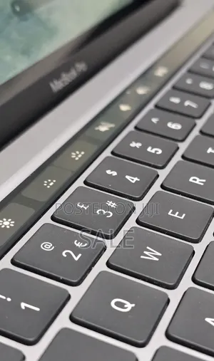 New Laptop Apple MacBook Pro 2020 M1 8GB Apple M1 Pro SSD 512GB