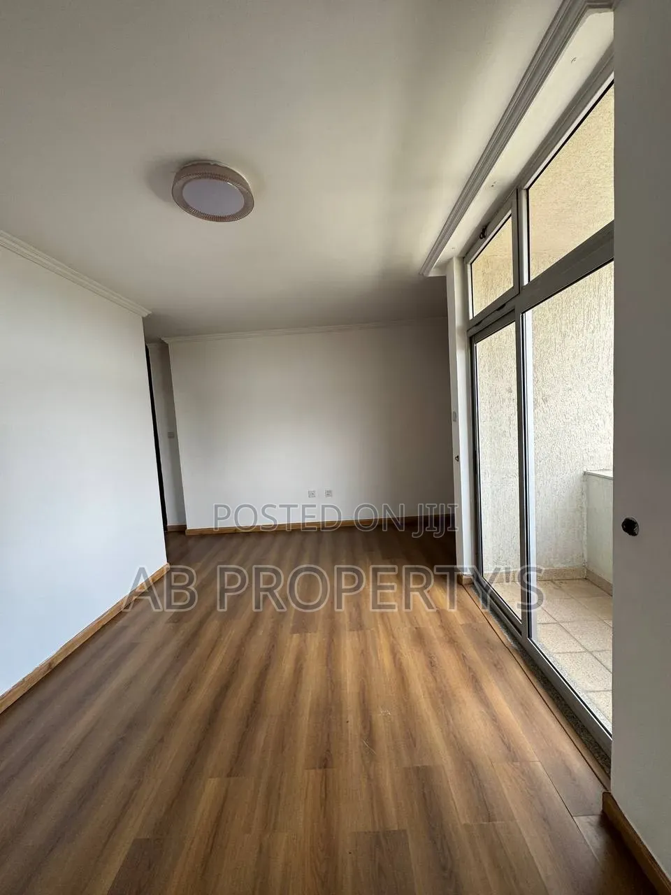 Furnished 3bdrm Apartment in Global Hotel, Kirkos for sale