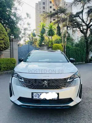 Peugeot 5008 2021 White