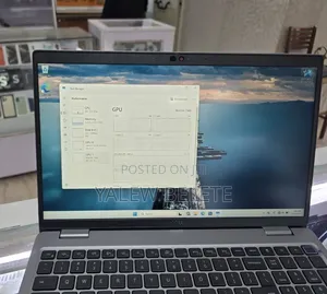 New Laptop Dell Precision 3560 8GB Intel Core i7 SSD 512GB