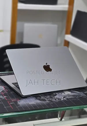 New Laptop Apple MacBook Pro 2021 M1 32GB Apple M1 Pro SSD 512GB