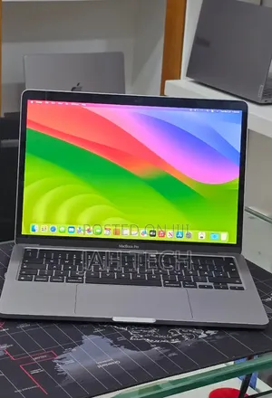 New Laptop Apple MacBook Pro 2020 M1 8GB Apple M1 Pro SSD 256GB