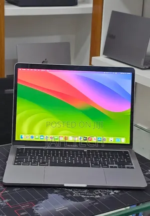 New Laptop Apple MacBook Pro 2020 M1 8GB Apple M1 Pro SSD 256GB