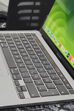 New Laptop Apple MacBook Pro 2020 M1 8GB Apple M1 Pro SSD 256GB