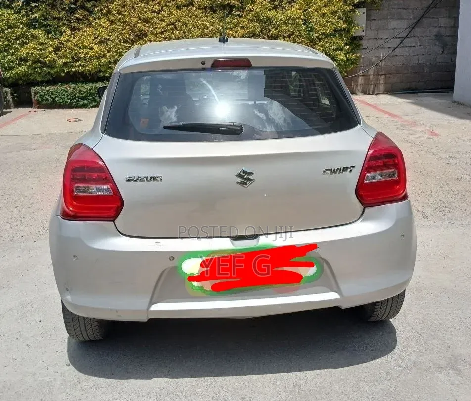 Suzuki Swift 2022 Gray