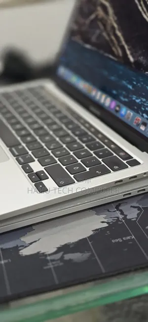 New Laptop Apple MacBook Pro 2020 32GB Intel Core i7 SSD 512GB