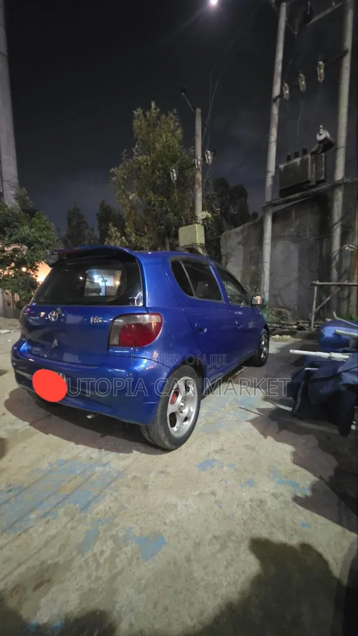 Toyota Vitz 2001