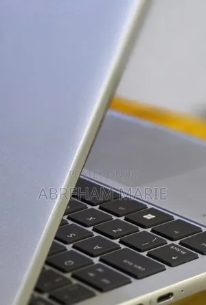 New Laptop HP Elitebook 830 G11 16GB Intel Core Ultra 7 SSD 512GB