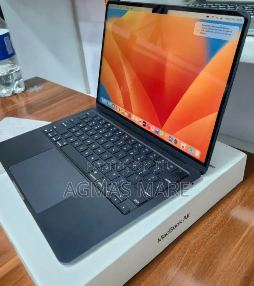 New Laptop Apple MacBook Air 2022 M2 8GB Apple M2 SSD 256GB