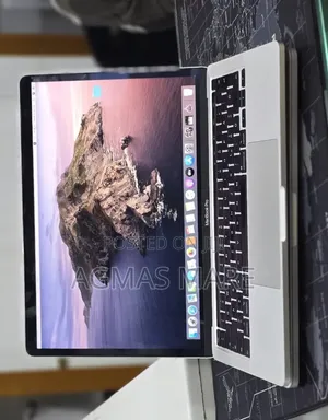 New Laptop Apple MacBook Pro 2020 32GB Intel Core i7 SSD 512GB