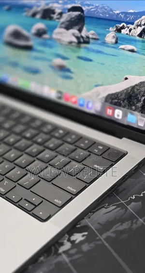 New Laptop Apple MacBook Pro 2021 M1 32GB Apple M1 Pro SSD 512GB
