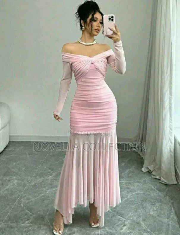 Women's Asymmetrical Shoulder Slit Fitted Dress