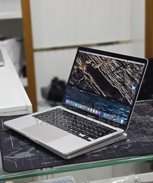 New Laptop Apple MacBook Pro 32GB Intel Core i7 SSD 512GB