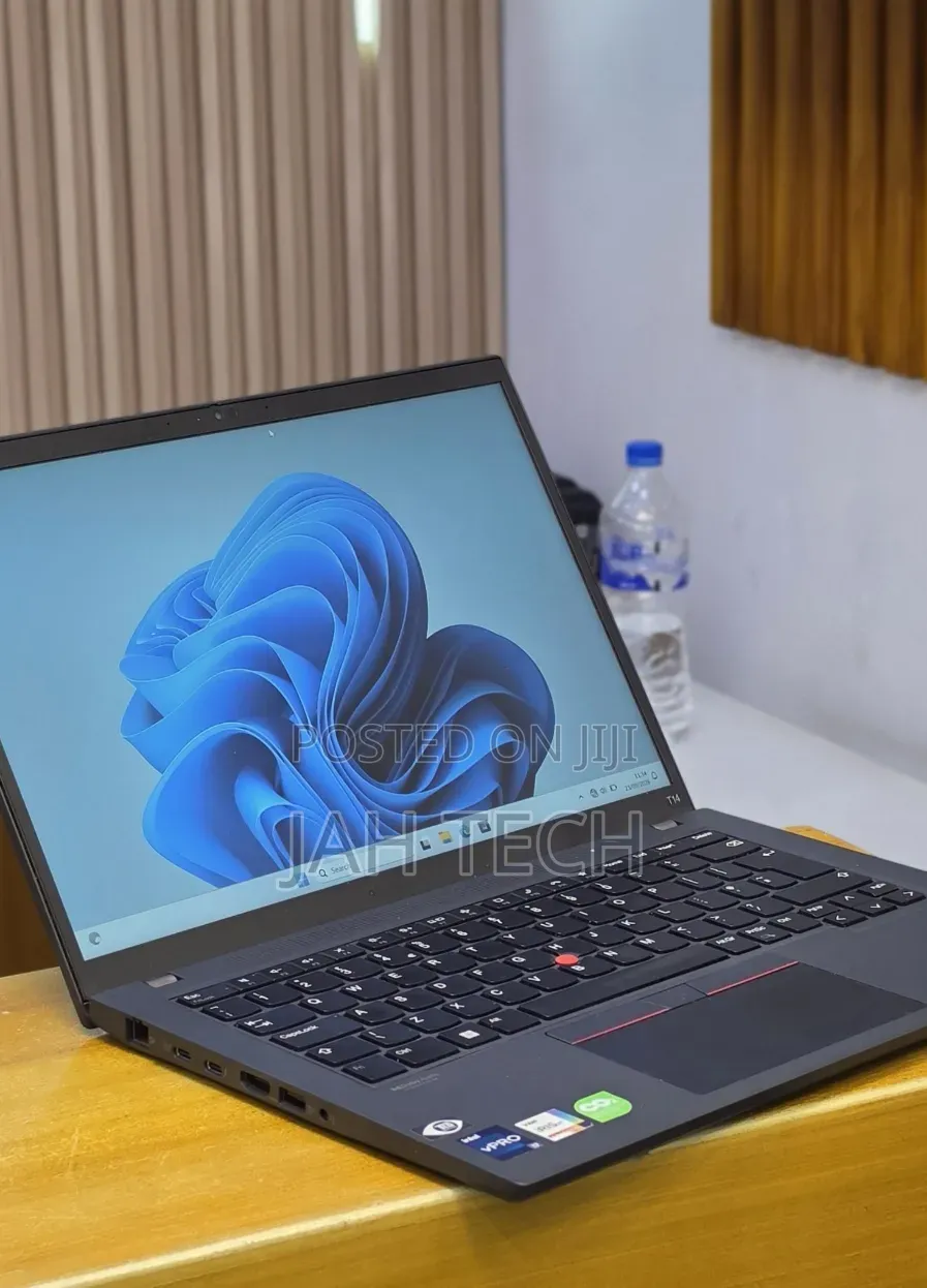 New Laptop Lenovo ThinkPad T14 16GB Intel Core i7 SSD 512GB