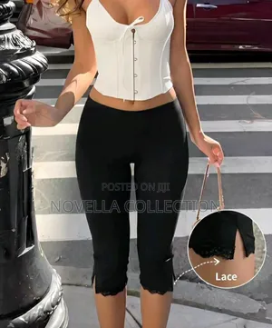 Women's Elegant Black Lace Patchwork Knit Capri Leggings