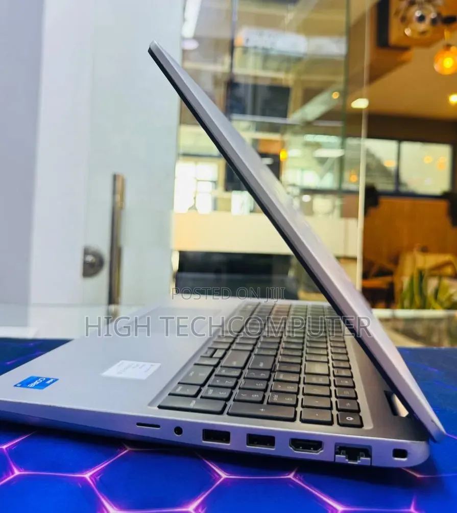 New Laptop Dell Precision 3581 16GB Intel Core i7 SSD 1T