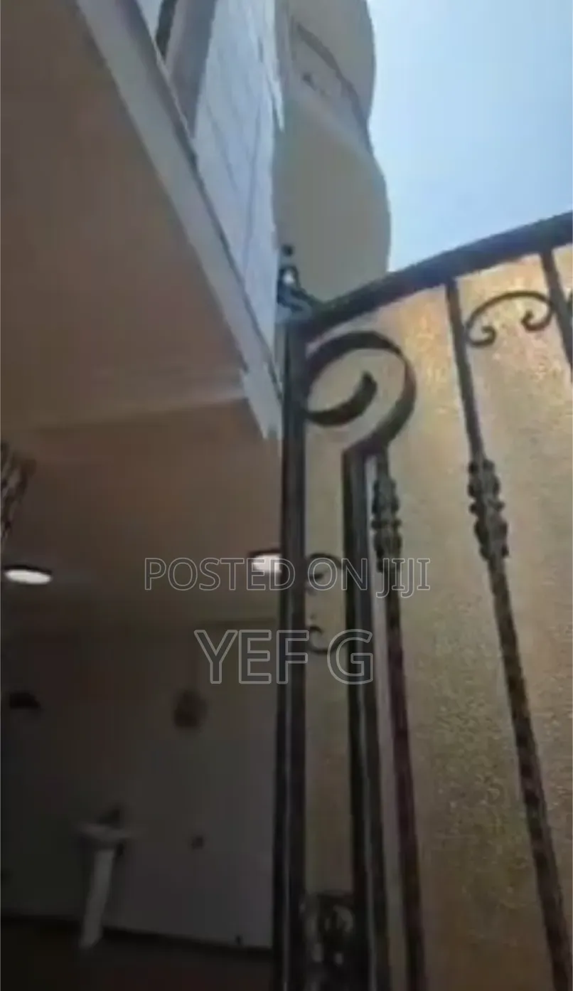 5bdrm House in Bole for sale