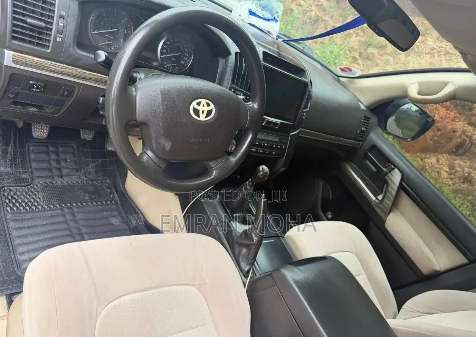 Toyota Land Cruiser 2010 White