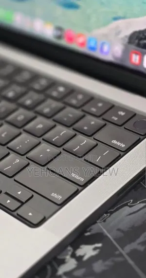 New Laptop Apple MacBook Pro 2021 M1 32GB Apple M1 Pro SSD 512GB