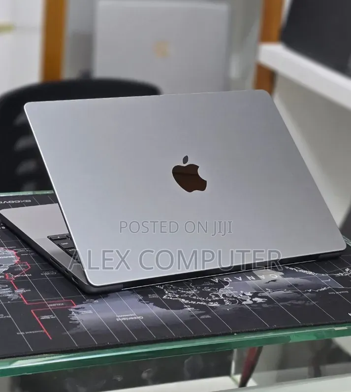 New Laptop Apple MacBook Pro 2021 M1 32GB Apple M1 Pro SSD 512GB