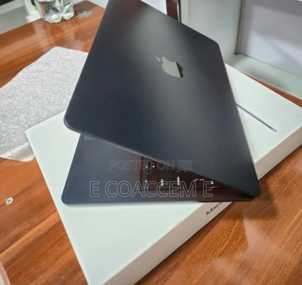 New Laptop Apple MacBook 8GB SSD 256GB