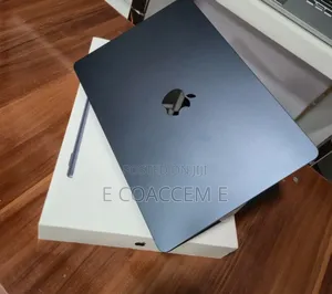 New Laptop Apple MacBook 8GB SSD 256GB