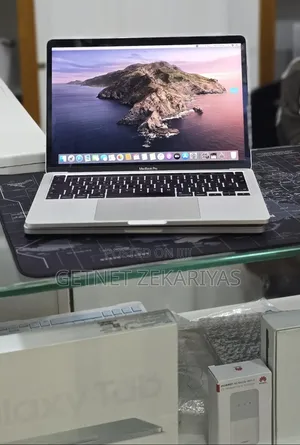 New Laptop Apple MacBook Pro 2020 32GB Intel Core i7 SSD 512GB