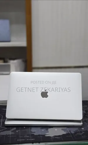 New Laptop Apple MacBook Pro 2020 32GB Intel Core i7 SSD 512GB