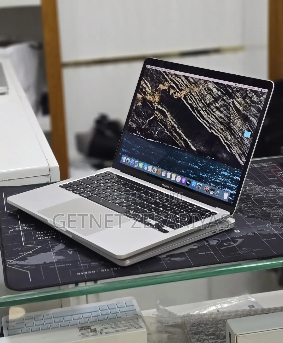 New Laptop Apple MacBook Pro 2020 32GB Intel Core i7 SSD 512GB