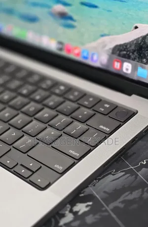 New Laptop Apple MacBook Pro 2021 M1 32GB Apple M1 Pro SSD 512GB