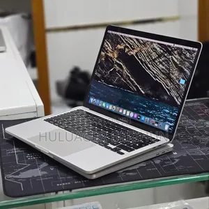 New Laptop Apple MacBook Pro 2020 32GB Intel Core i7 SSD 512GB