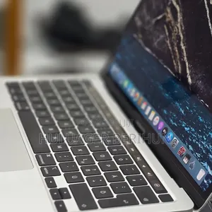 New Laptop Apple MacBook Pro 2020 32GB Intel Core i7 SSD 512GB