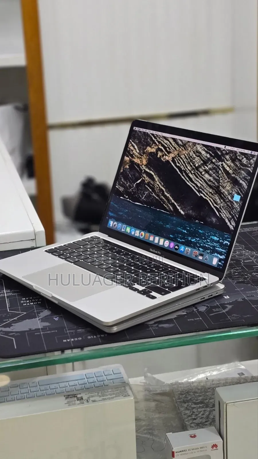 New Laptop Apple MacBook Pro 2020 32GB Intel Core i7 SSD 512GB