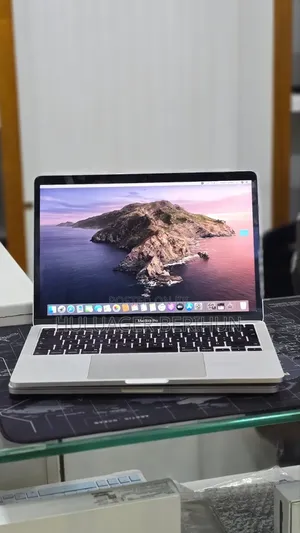 New Laptop Apple MacBook Pro 2020 32GB Intel Core i7 SSD 512GB