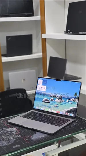 New Laptop Apple MacBook Pro 32GB Apple M1 Pro SSD 512GB
