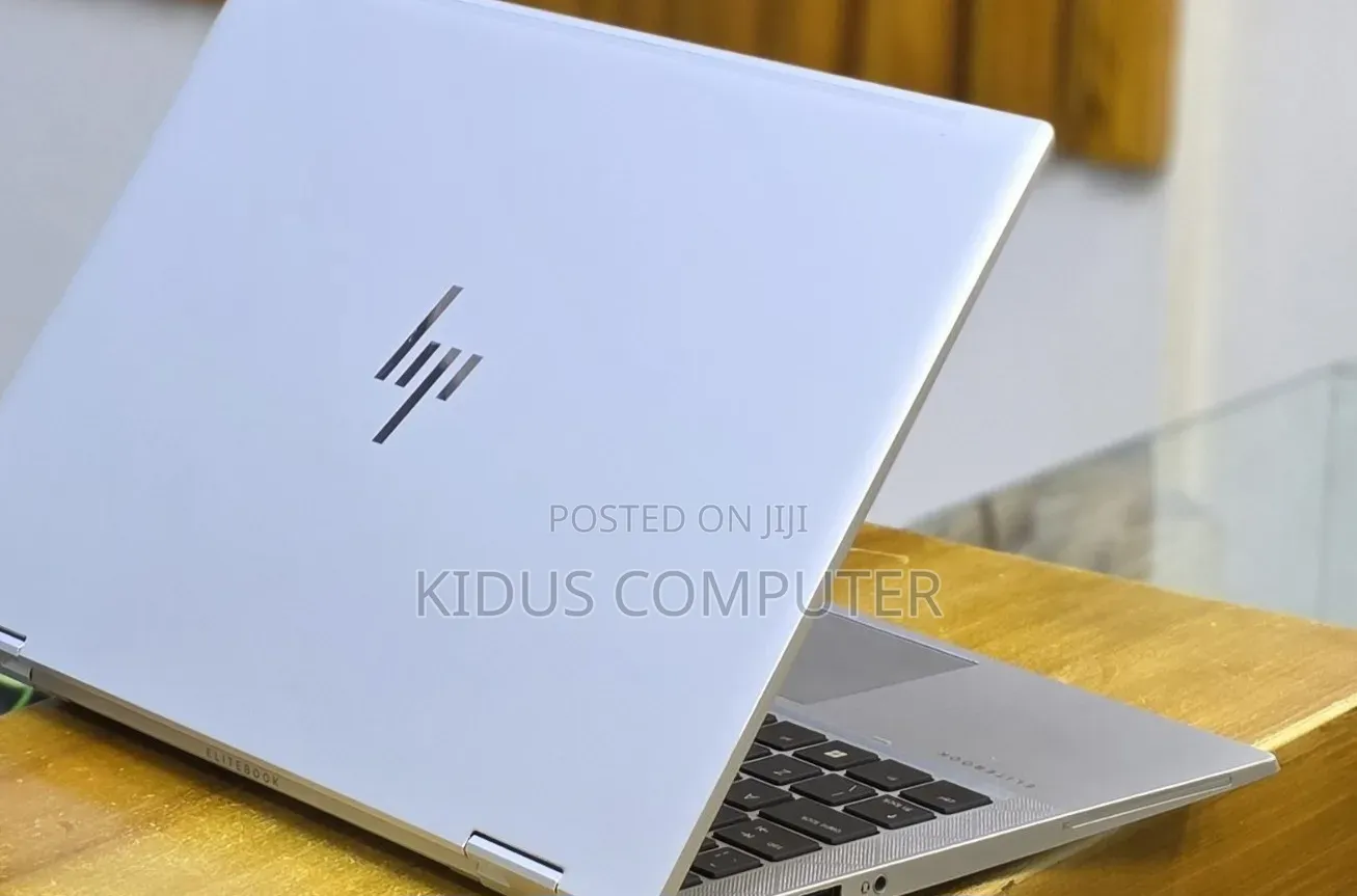 New Laptop HP EliteBook 830 G8 16GB Intel Core i5 SSD 512GB
