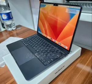 New Laptop Apple MacBook Air 2022 M2 8GB Apple M2 SSD 256GB